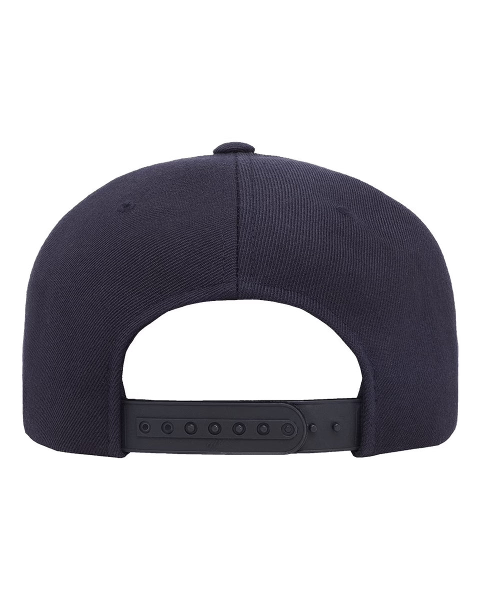 Casquette de type baseball avec attache arrière