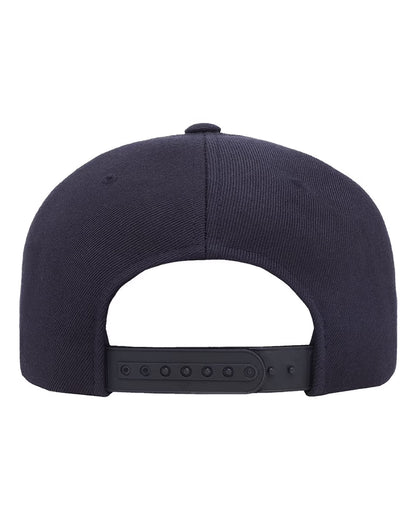 Casquette de type baseball avec attache arrière